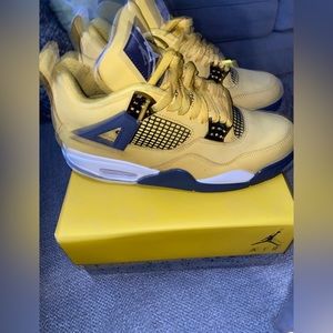Jordan 4s Lightning 4’s